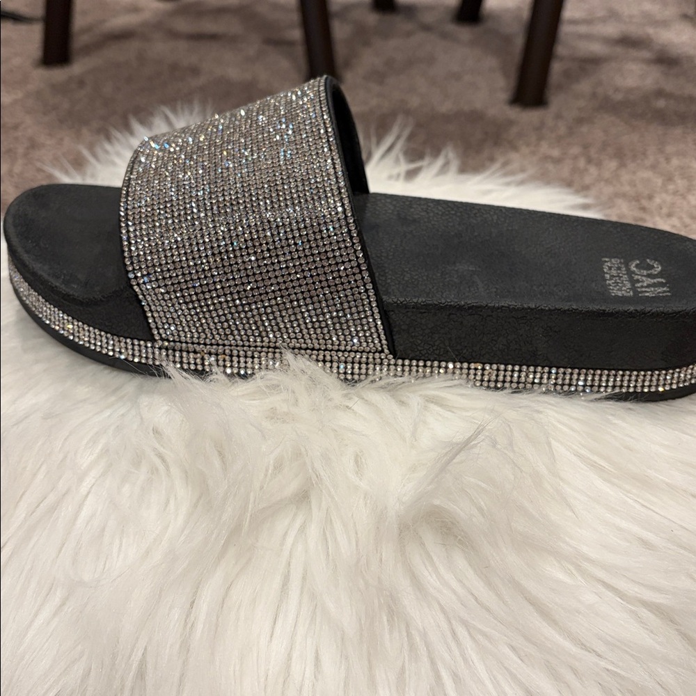 Bling Madden NYC Black and White Slide Sandals Size 9 - Picture 6 of 10